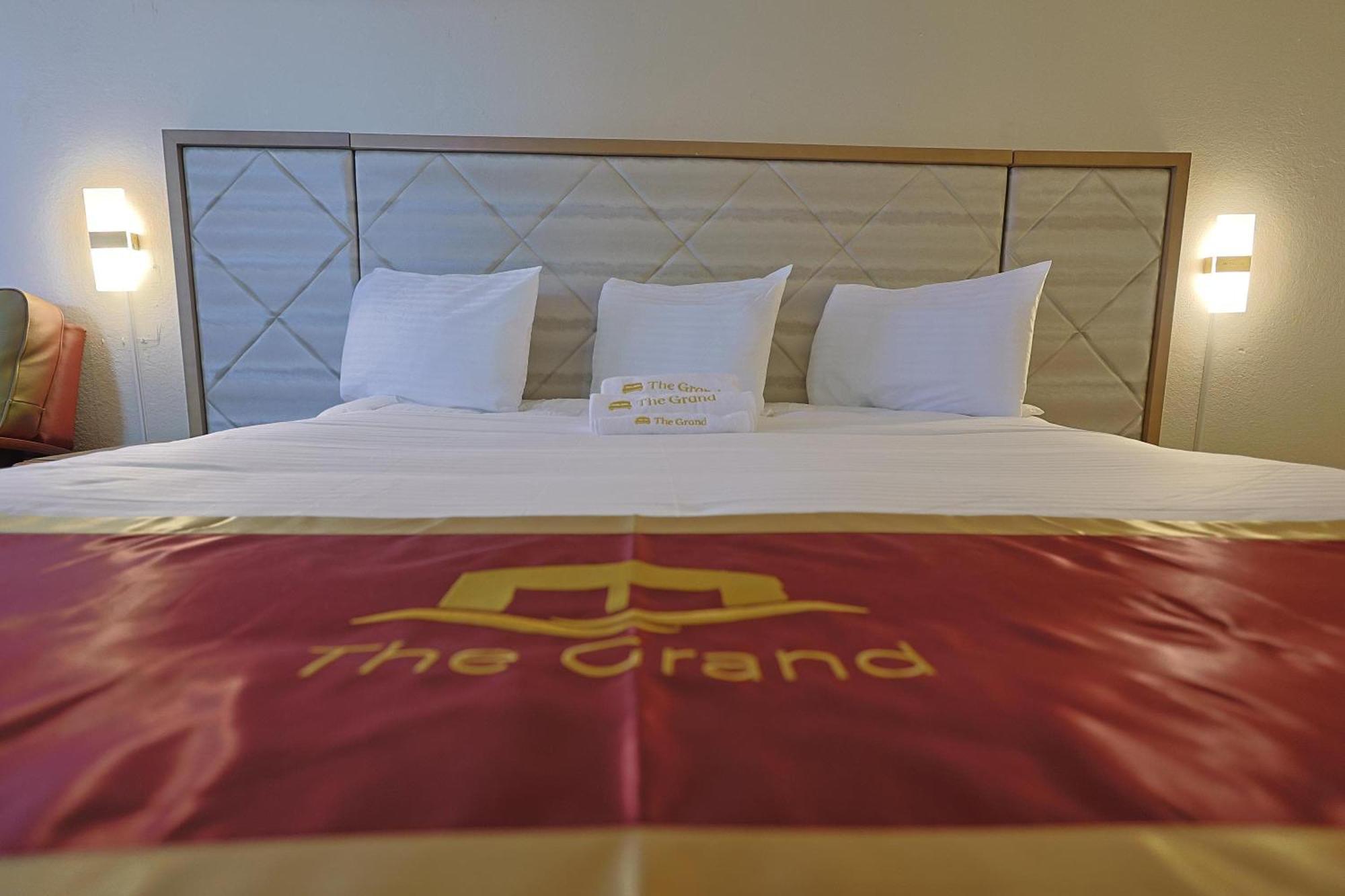 The Grand By Capital O Texarkana I-30 Экстерьер фото