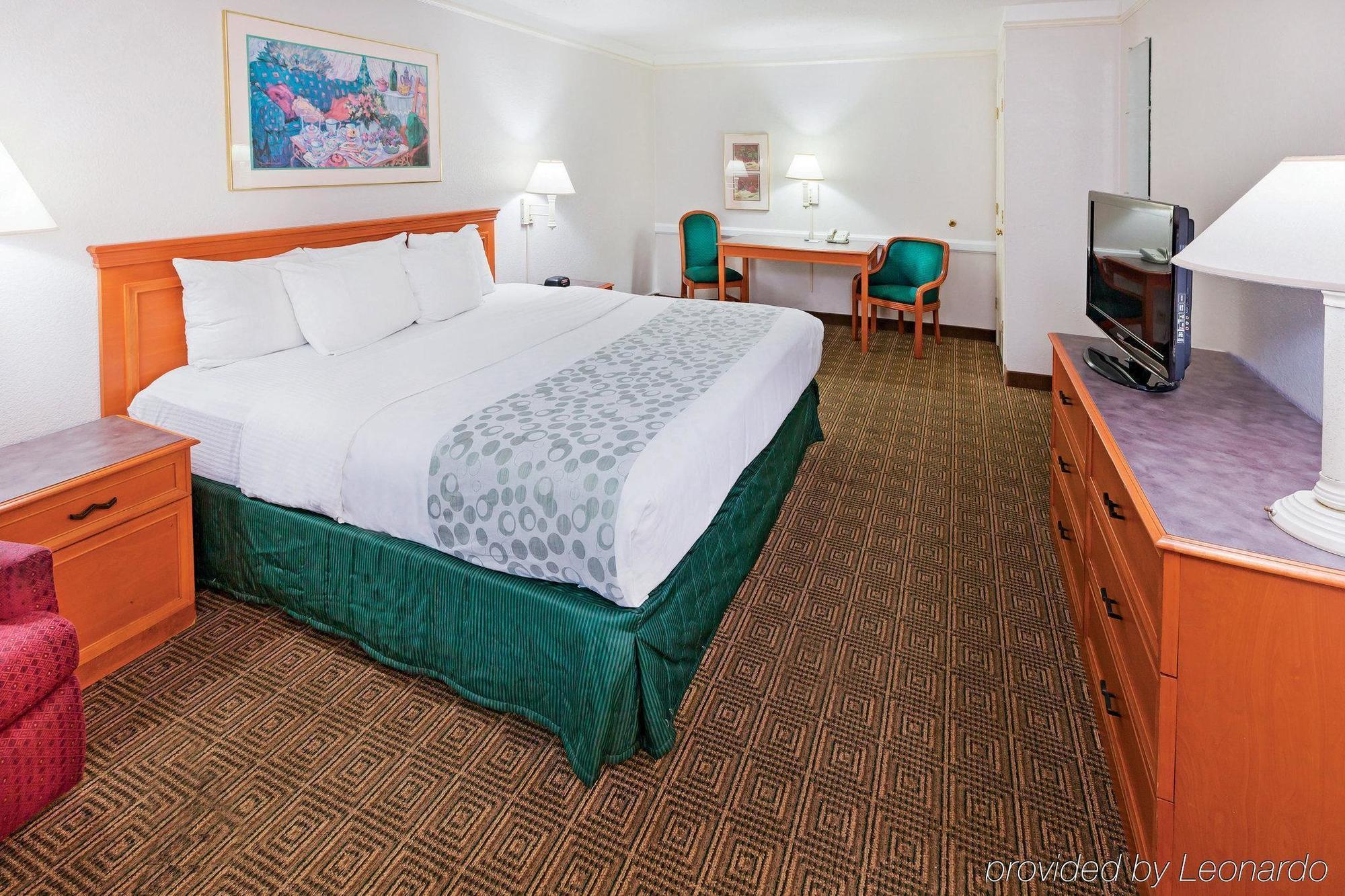 The Grand By Capital O Texarkana I-30 Экстерьер фото